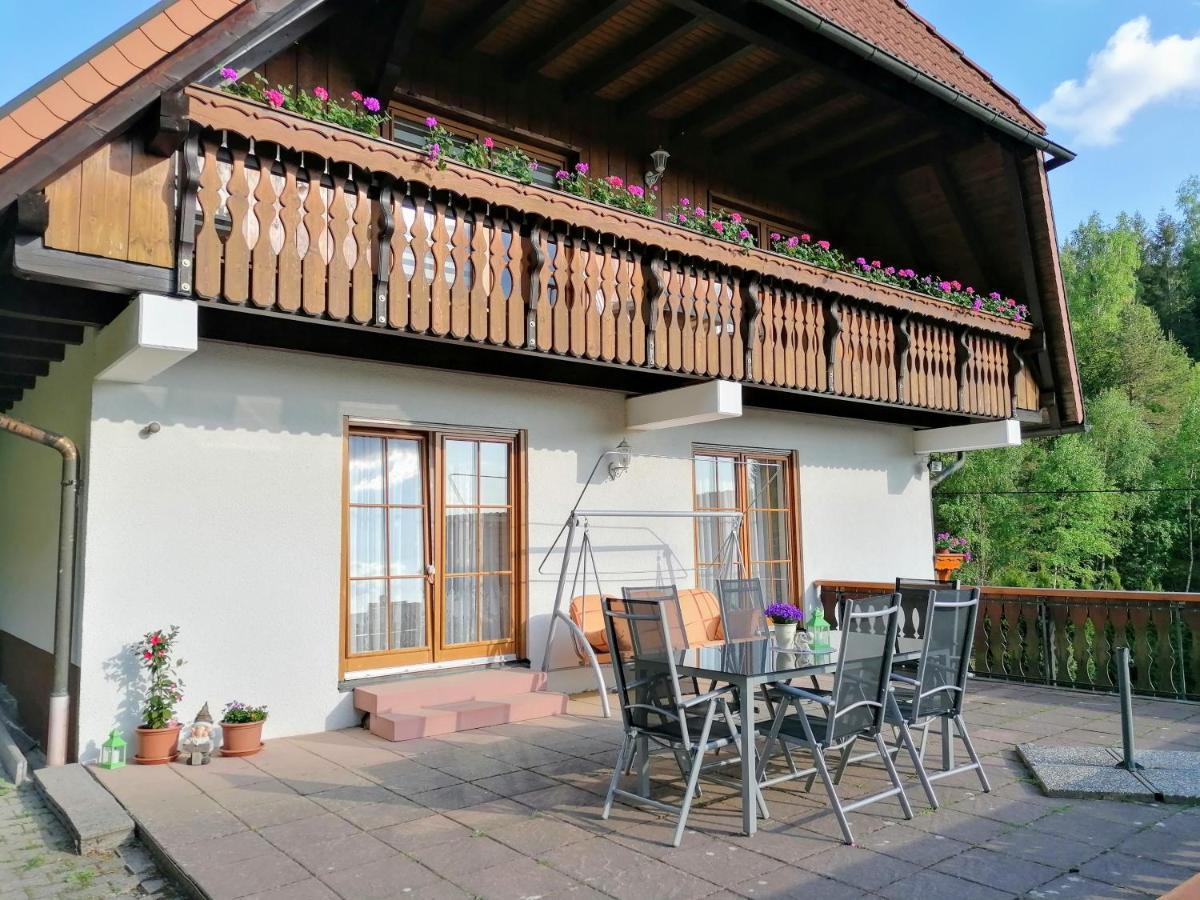 Apartamento Ferienwohungen Im Kuchersbach Hornberg Exterior foto